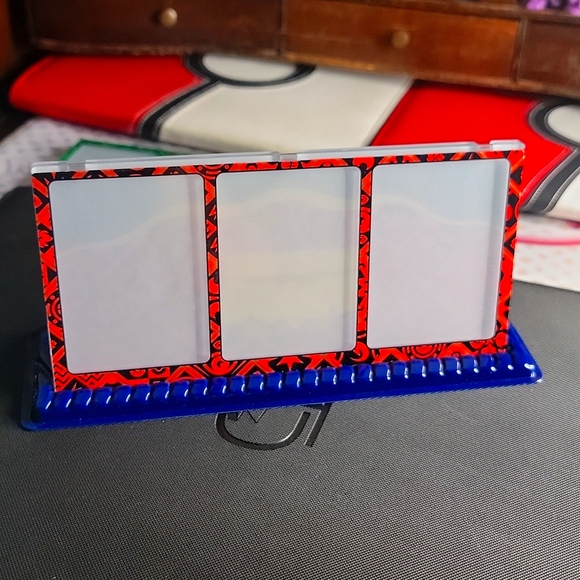 Pokemon card display - Picture 1 of 4